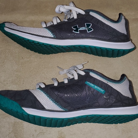 - Women’s Under Armour shoes size 8.5 but fits size 8 better - Picture 4 of 7